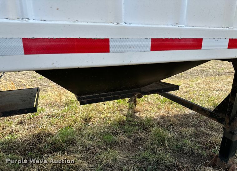 image for item OJ9676 2008 Brenica grain trailer