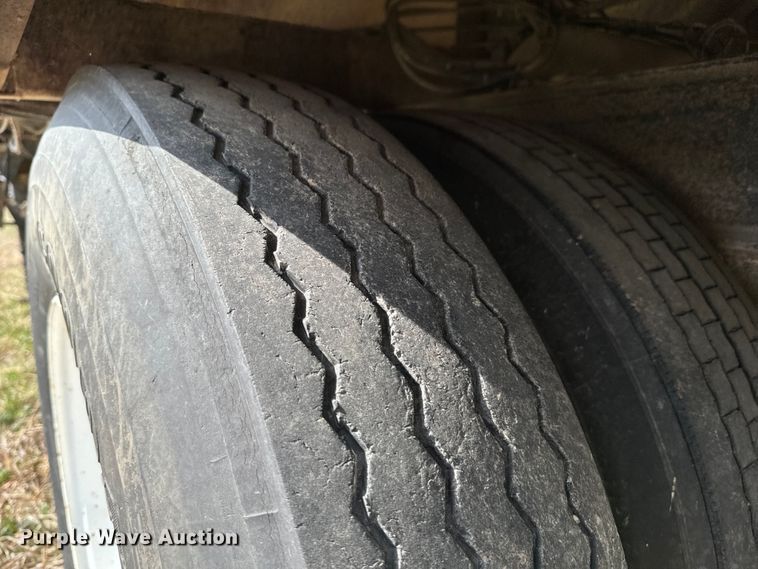 image for item OJ9676 2008 Brenica grain trailer