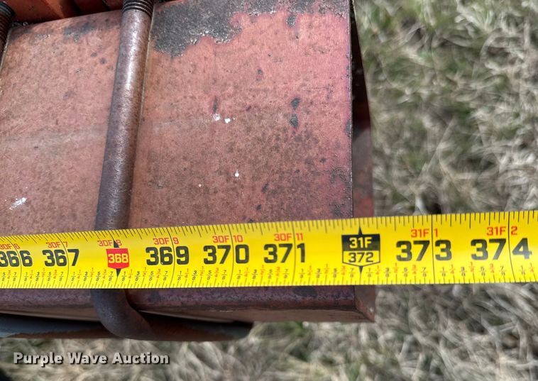 image for item OJ9679 International 183 row crop cultivator