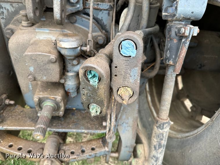 image for item OJ9681 White Field Boss 2-105 tractor