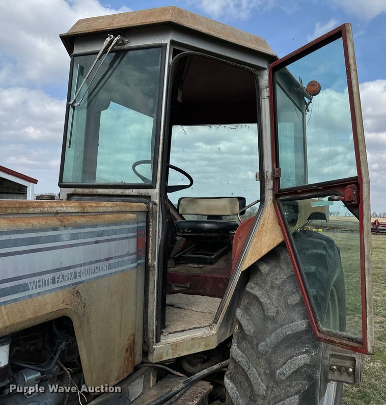 image for item OJ9681 White Field Boss 2-105 tractor