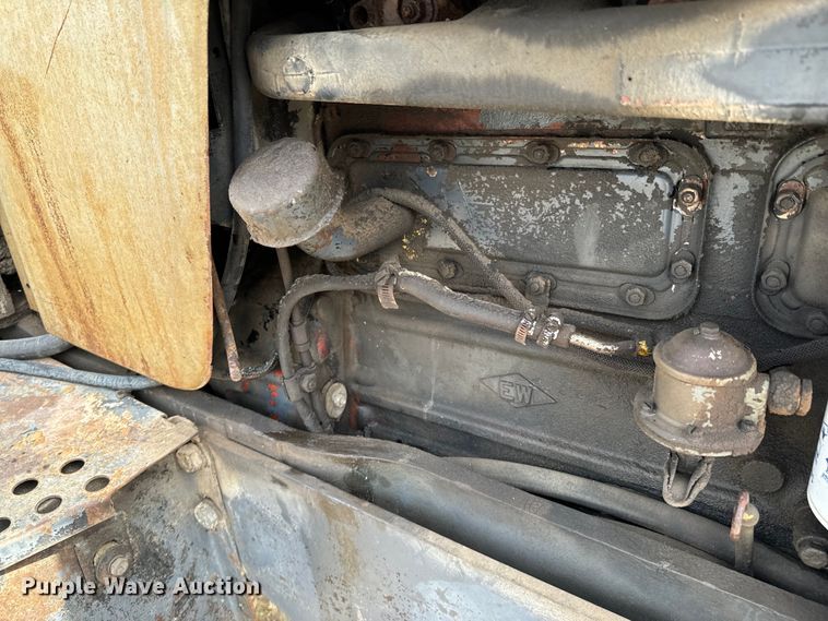 image for item OJ9681 White Field Boss 2-105 tractor