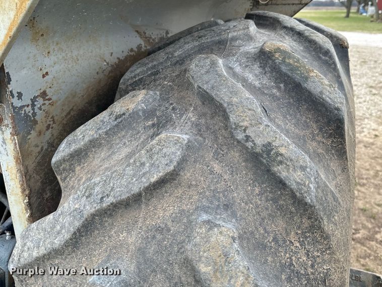 image for item OJ9681 White Field Boss 2-105 tractor