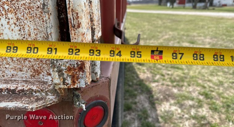 image for item OJ9682 1975 Ford 880 grain truck