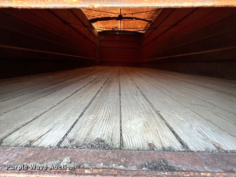 image for item OJ9682 1975 Ford 880 grain truck