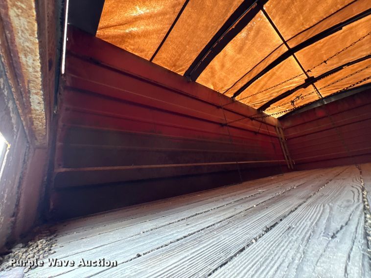 image for item OJ9682 1975 Ford 880 grain truck