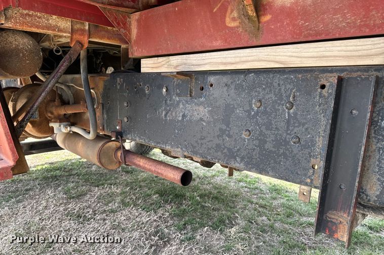 image for item OJ9682 1975 Ford 880 grain truck