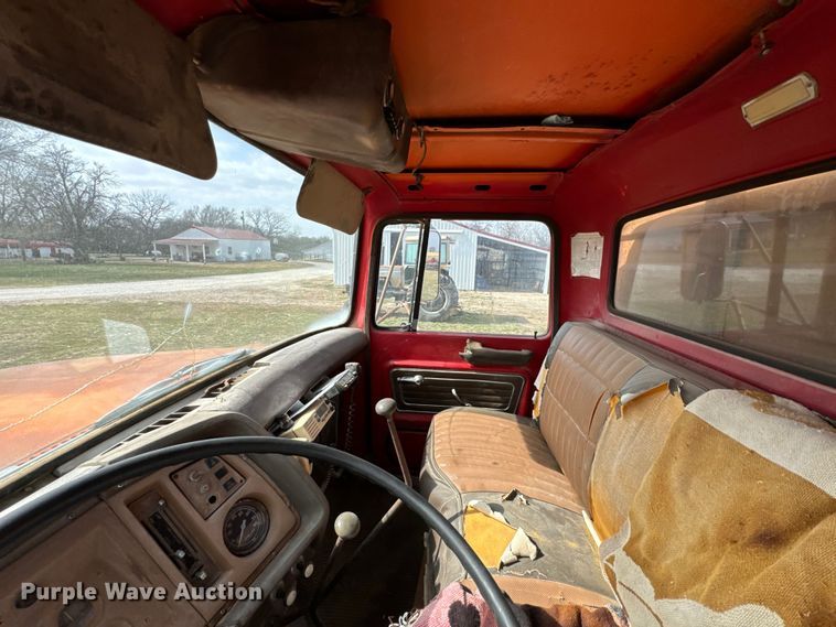image for item OJ9682 1975 Ford 880 grain truck