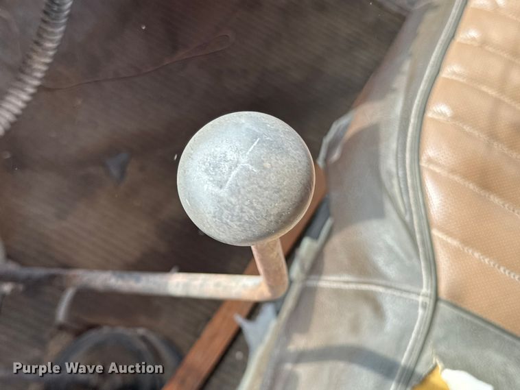 image for item OJ9682 1975 Ford 880 grain truck