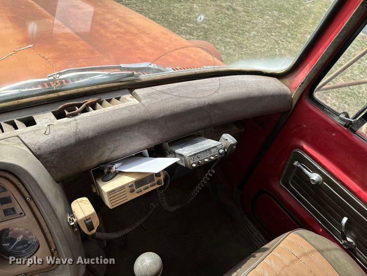 image for item OJ9682 1975 Ford 880 grain truck