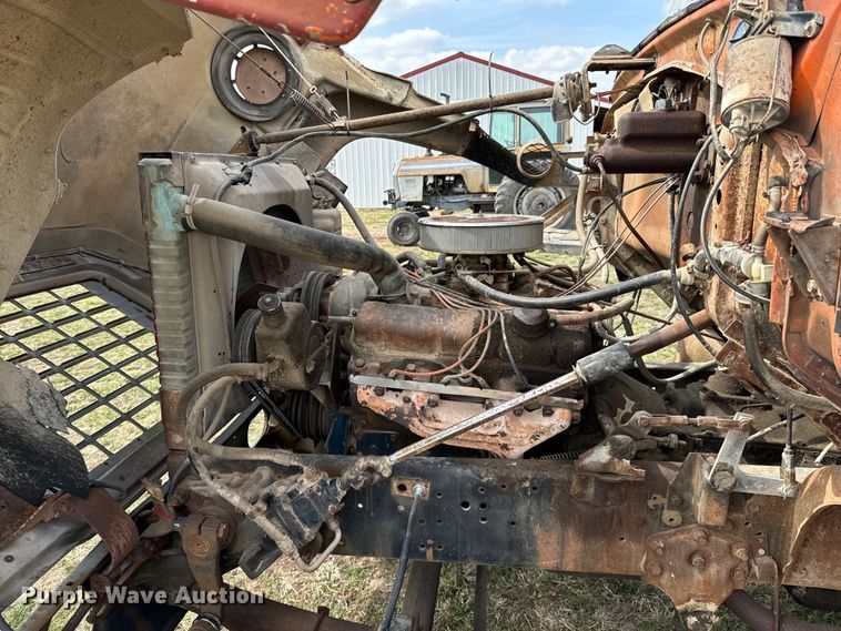 image for item OJ9682 1975 Ford 880 grain truck