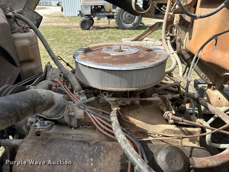 image for item OJ9682 1975 Ford 880 grain truck