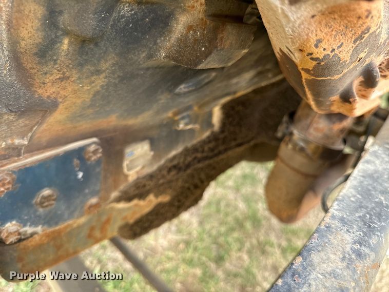 image for item OJ9682 1975 Ford 880 grain truck