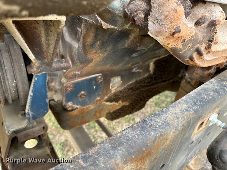 image for item OJ9682 1975 Ford 880 grain truck