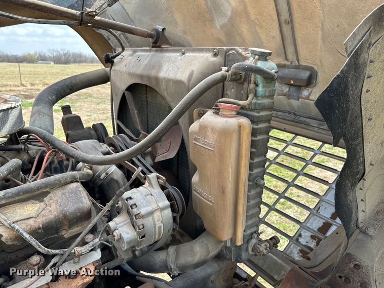 image for item OJ9682 1975 Ford 880 grain truck