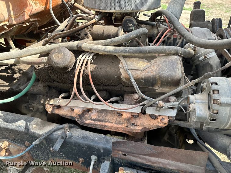 image for item OJ9682 1975 Ford 880 grain truck