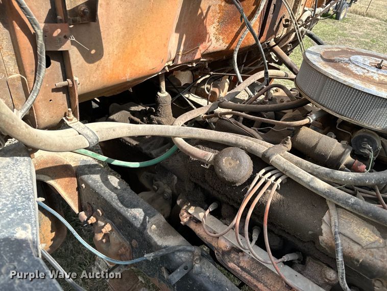 image for item OJ9682 1975 Ford 880 grain truck