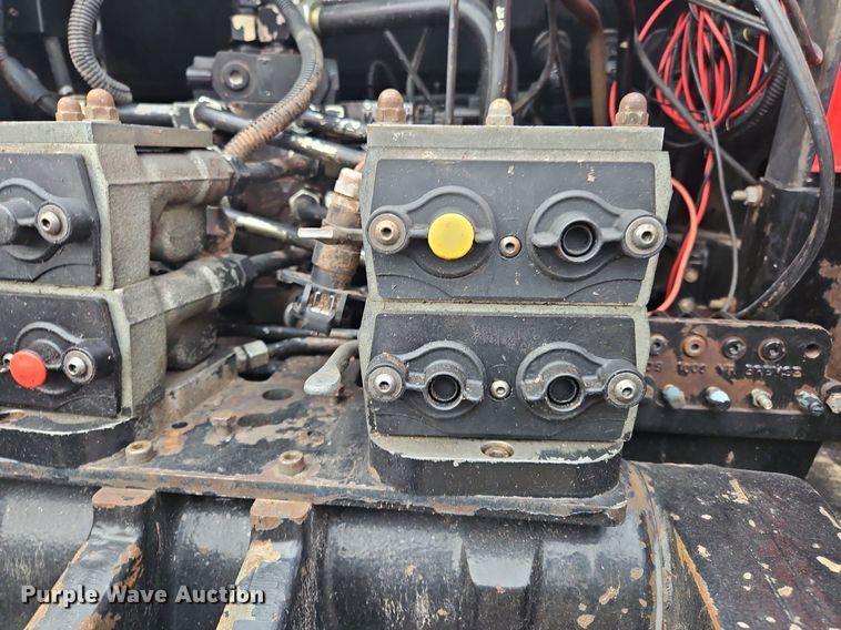 image for item OK9812 2005 Massey Ferguson  8480 MFWD tractor