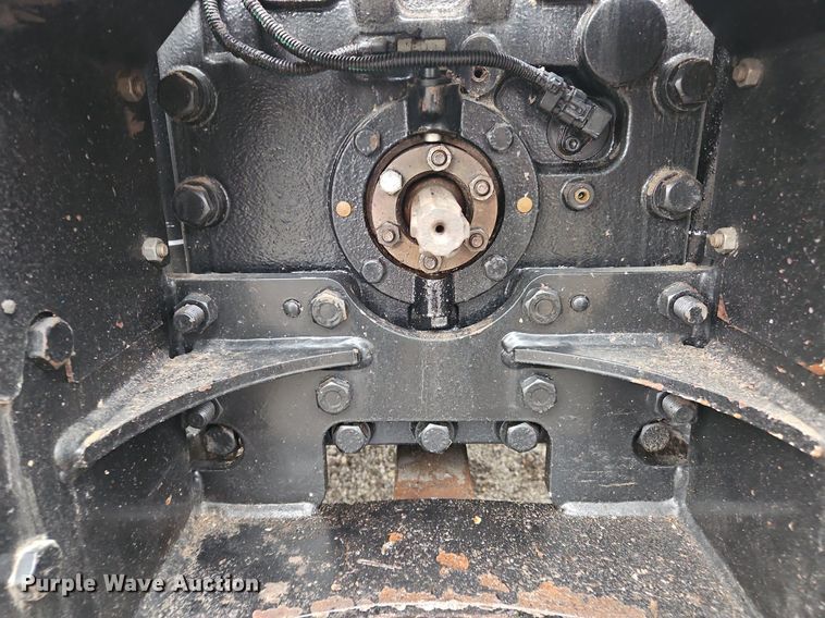 image for item OK9812 2005 Massey Ferguson  8480 MFWD tractor