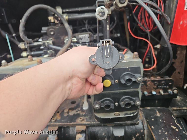 image for item OK9812 2005 Massey Ferguson  8480 MFWD tractor