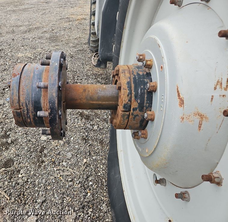 image for item OK9812 2005 Massey Ferguson  8480 MFWD tractor