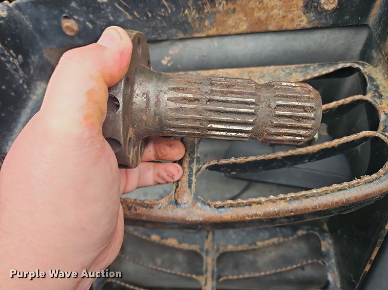 image for item OK9812 2005 Massey Ferguson  8480 MFWD tractor