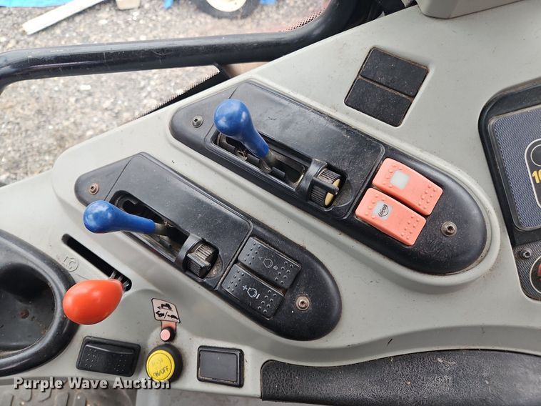 image for item OK9812 2005 Massey Ferguson  8480 MFWD tractor