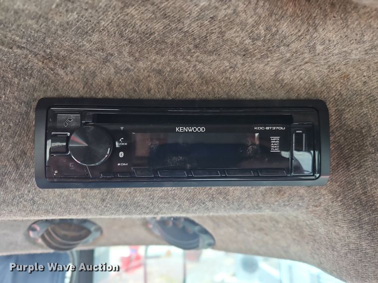 image for item OK9812 2005 Massey Ferguson  8480 MFWD tractor