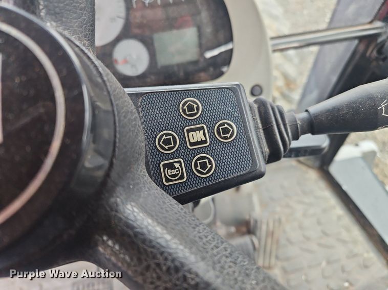 image for item OK9812 2005 Massey Ferguson  8480 MFWD tractor