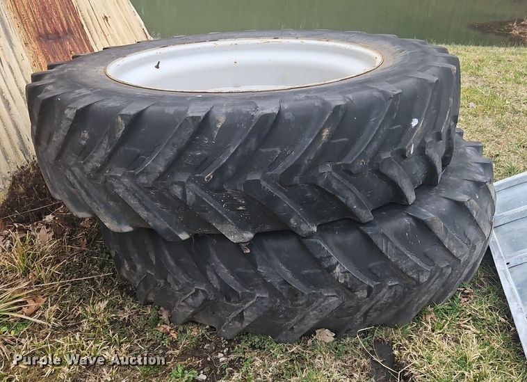 image for item OK9812 2005 Massey Ferguson  8480 MFWD tractor