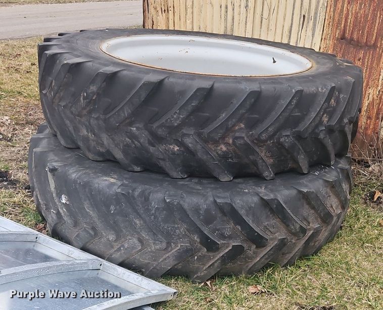 image for item OK9812 2005 Massey Ferguson  8480 MFWD tractor