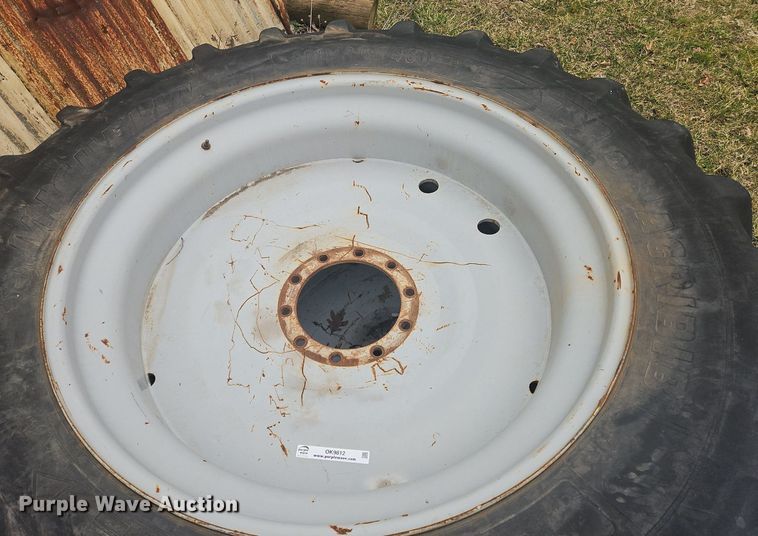 image for item OK9812 2005 Massey Ferguson  8480 MFWD tractor