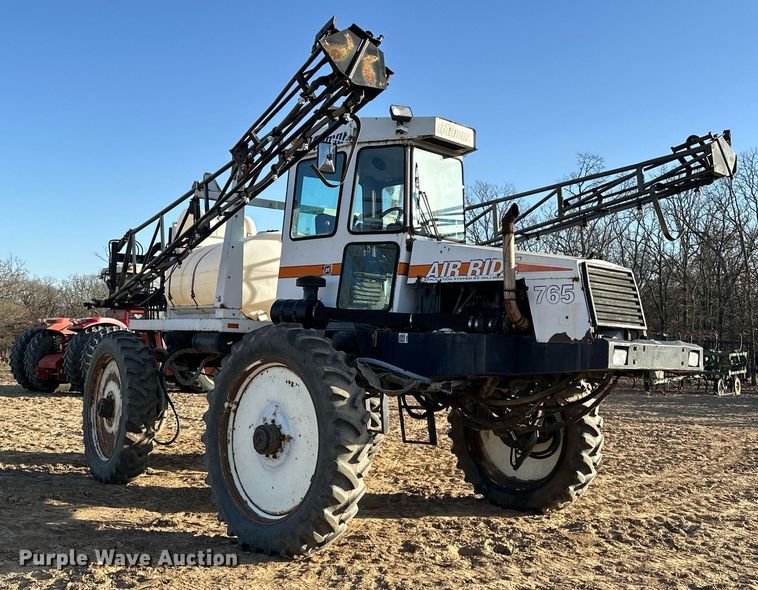 image for item OM9895 Willmar  765 sprayer