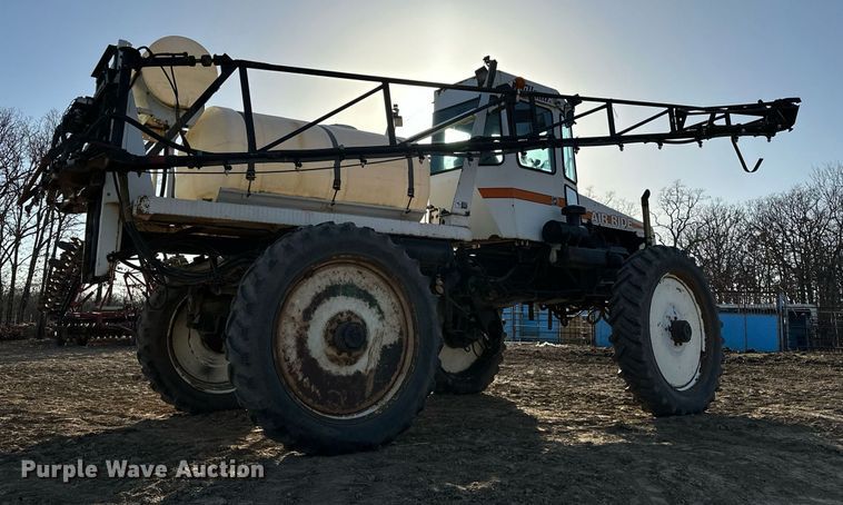 image for item OM9895 Willmar  765 sprayer