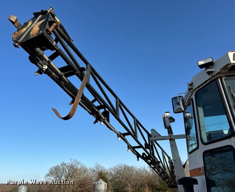 image for item OM9895 Willmar  765 sprayer