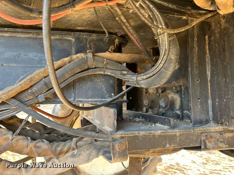 image for item OM9895 Willmar  765 sprayer