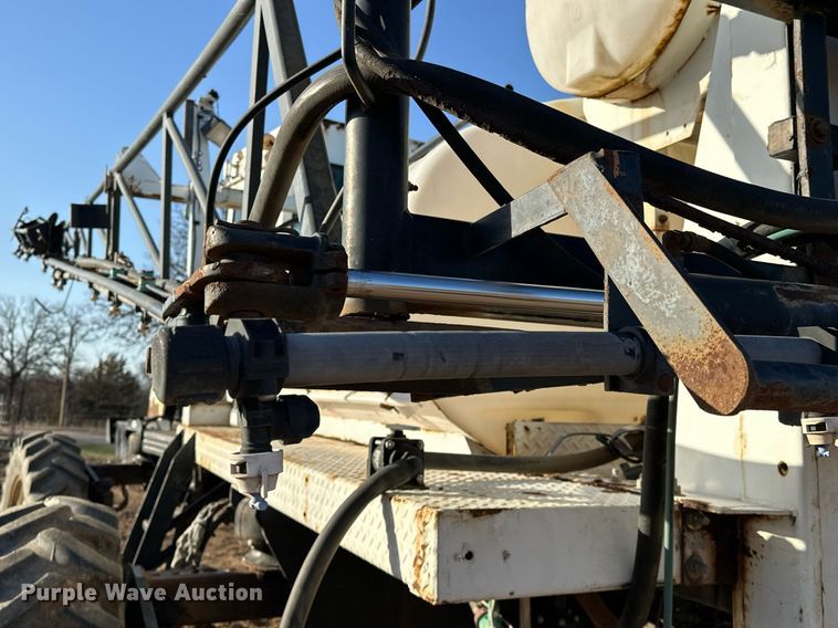 image for item OM9895 Willmar  765 sprayer