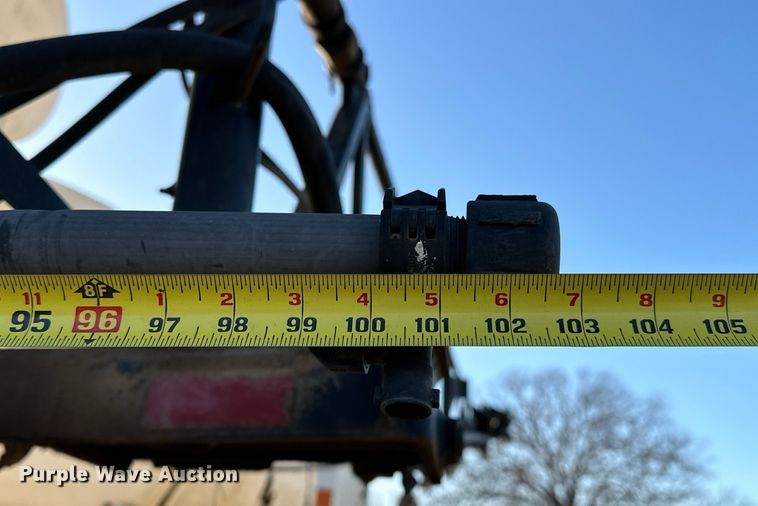 image for item OM9895 Willmar  765 sprayer