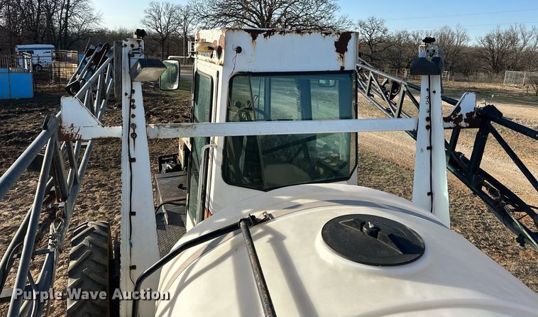 image for item OM9895 Willmar  765 sprayer