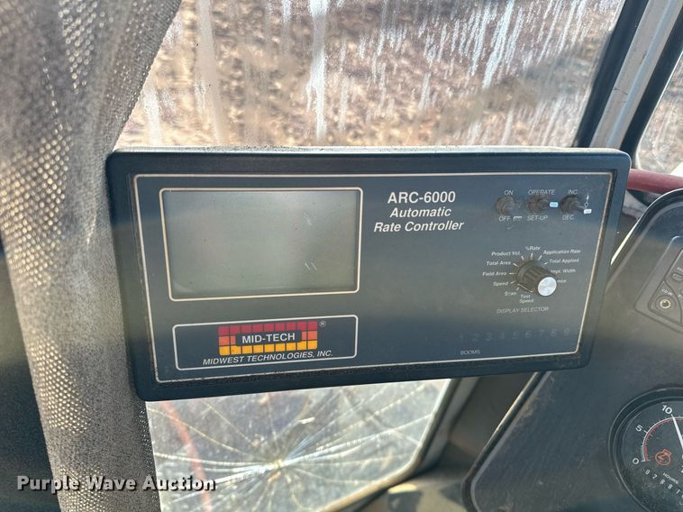 image for item OM9895 Willmar  765 sprayer