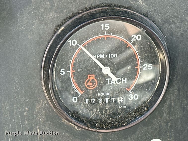 image for item OM9895 Willmar  765 sprayer