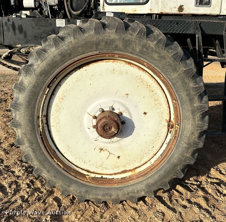 image for item OM9895 Willmar  765 sprayer