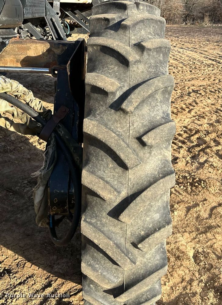 image for item OM9895 Willmar  765 sprayer