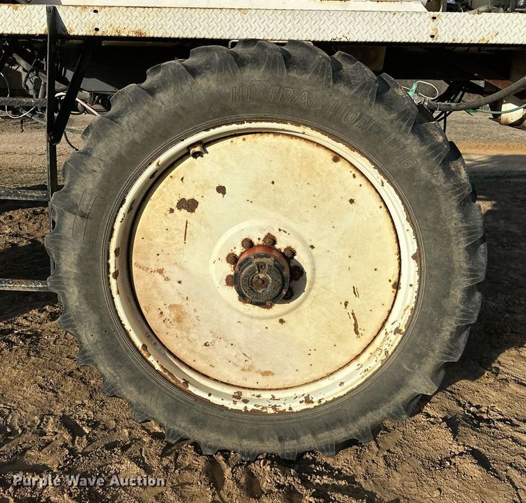 image for item OM9895 Willmar  765 sprayer