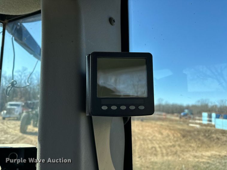 image for item OM9897 2011 Versatile  375 4WD tractor