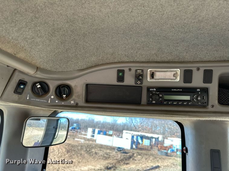 image for item OM9897 2011 Versatile  375 4WD tractor