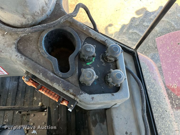 image for item OM9897 2011 Versatile  375 4WD tractor