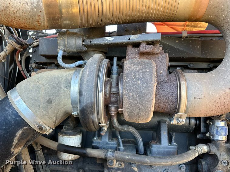 image for item OM9897 2011 Versatile  375 4WD tractor