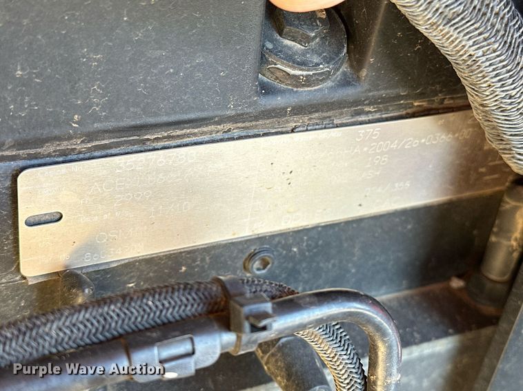 image for item OM9897 2011 Versatile  375 4WD tractor