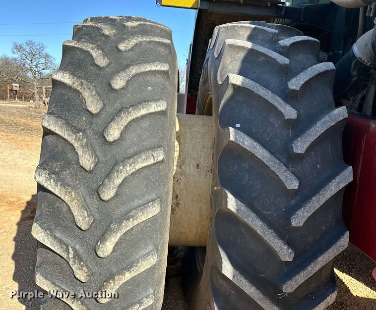 image for item OM9897 2011 Versatile  375 4WD tractor